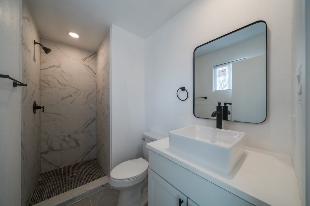 ensuite walk in showers and attached bathrooms in Essex st 2 bedroom 2 bath home for rent in San Antonio Texas