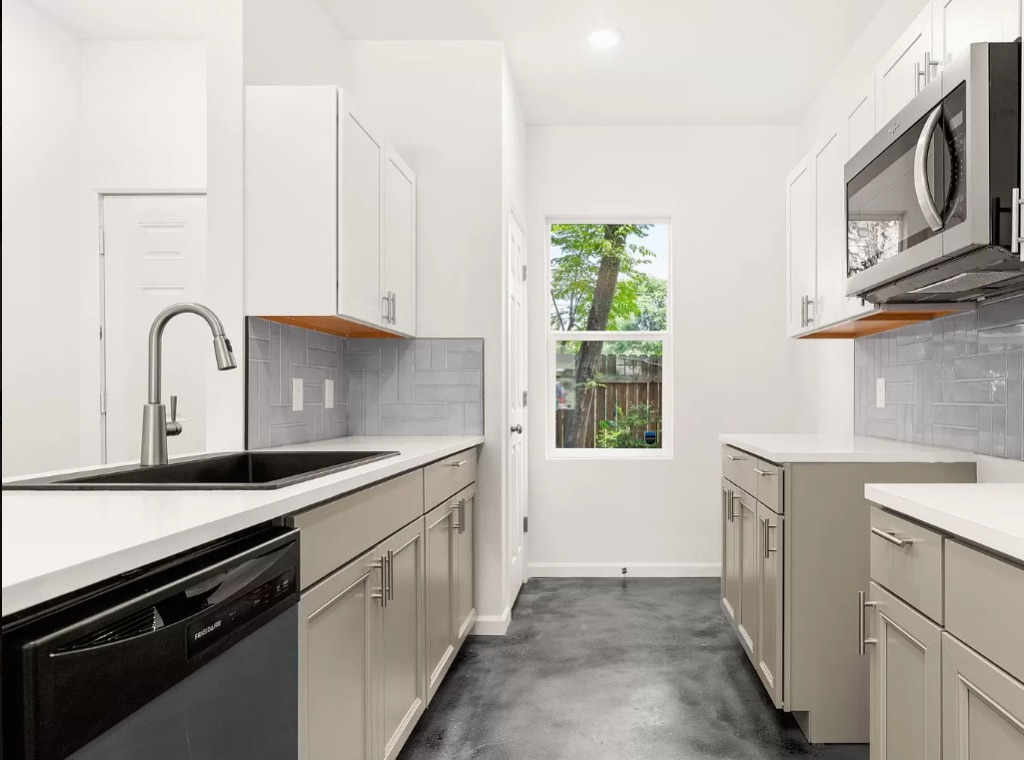 1835 Dawson St Unit 101, 2-bedroom townhome in San Antonio TX 78202